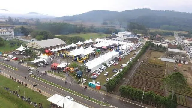 25ª Festa do Colono e 17ª Arrancada Catarinense de Tratores inicia com expectativa de receber mais de 150 mil visitantes em Turvo