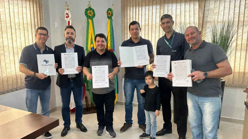 Prefeitura de Praia Grande entrega primeiras matrículas de imóveis regularizados pela Reurb
