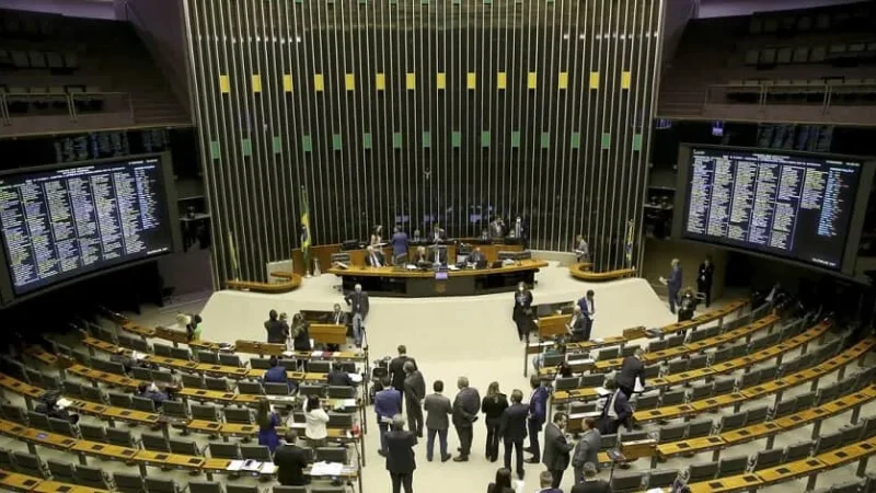 Pelo Estado: SC ganha mais representantes na Câmara; vereadora barrada pela lei orgânica não vai para SEP; e mais