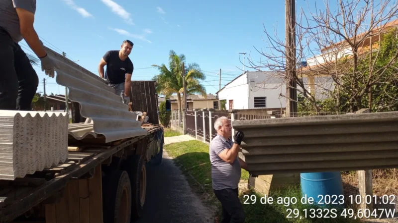 Defesa Civil e Prefeitura pedem colaboração dos moradores para entrega de telhas