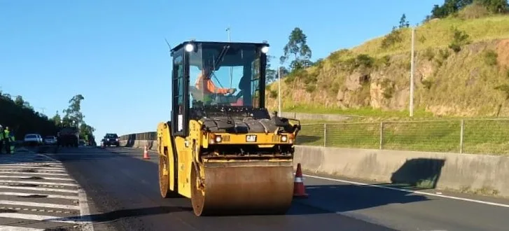 Cronograma semanal de obras da CCR ViaCosteira na BR-101 Sul/SC