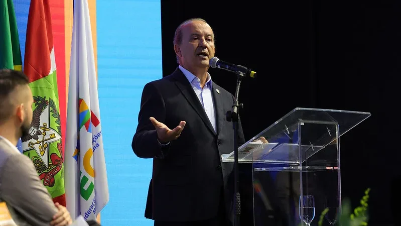 Governador Jorginho Mello reforça importância da parceria Estado e municípios no COMAC 2023