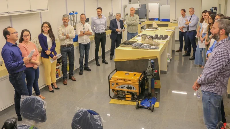 Visita ao Laboratório de Obras Rodoviárias do TCE/SC: Aprimorando a Fiscalização