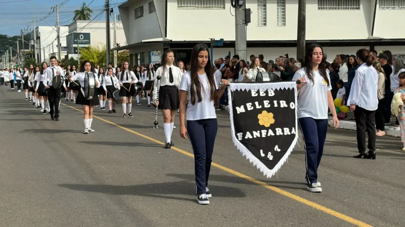 Educação leva projetos e civismo para a Avenida 7 de Setembro em Meleiro
