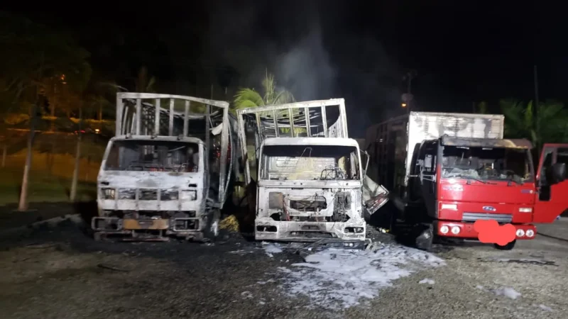 Empresa amarga prejuízos com três caminhões incendiados na madrugada