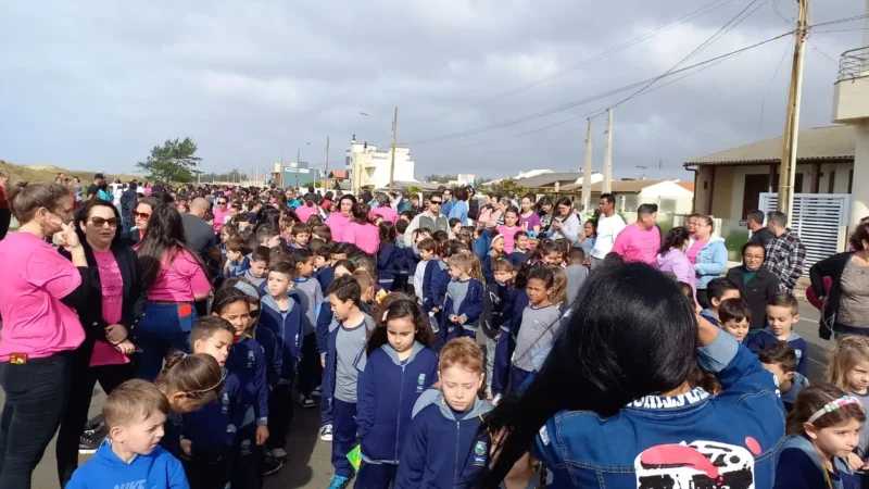 Gaivota reúne milhares na Terceira Avenida para celebrar o Dia da Pátria