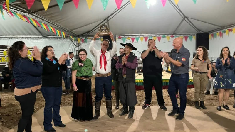 Apresentações artísticas e homenagens marcam as primeiras noites da Semana Farroupilha
