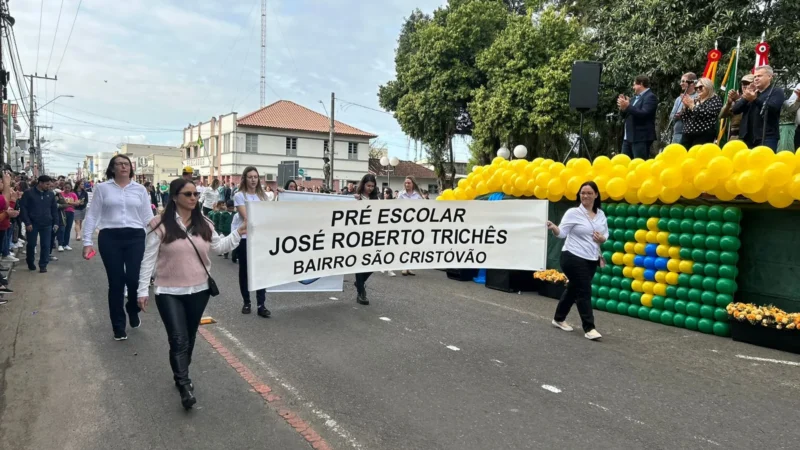 Turvo reúne 1.500 pessoas em desfile cívico no 7 de Setembro