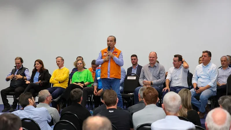 Em reunião com ministro no Vale, governador busca agilizar recursos para a reconstrução de cidades atingidas pelas chuvas
