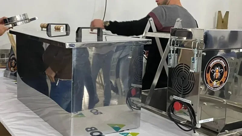 Mais de 100 pessoas passaram pelo Seminário de Apicultura