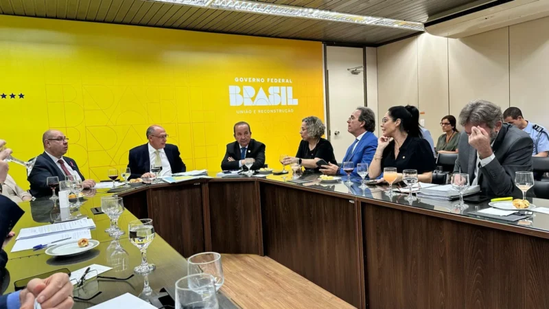 Deputada Geovania de Sá participa de reunião com Alckmin e Jorginho Mello sobre as cheias