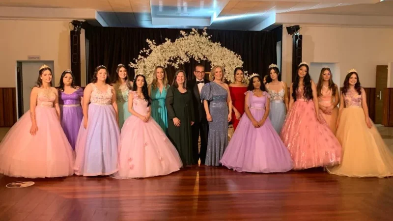 Casa da Fraternidade realizou segundo Baile de Debutantes