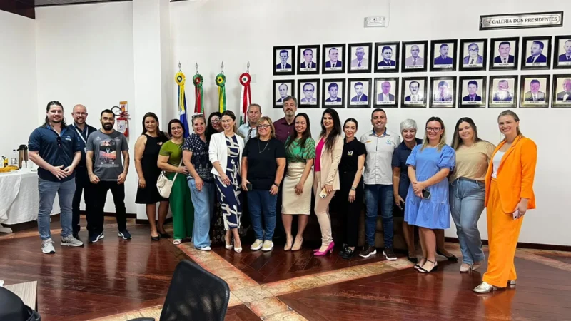 Grêmio Fronteira: imprensa é recebida para um café para tratar do Baile de Debutantes