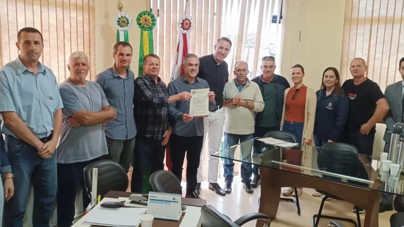 Prefeitura firma contrato com Diocese para construção da Praça da Matriz