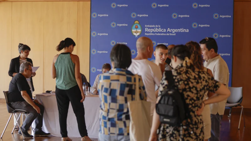 Argentinos devem conhecer resultados até 22 horas – tendência de segundo turno