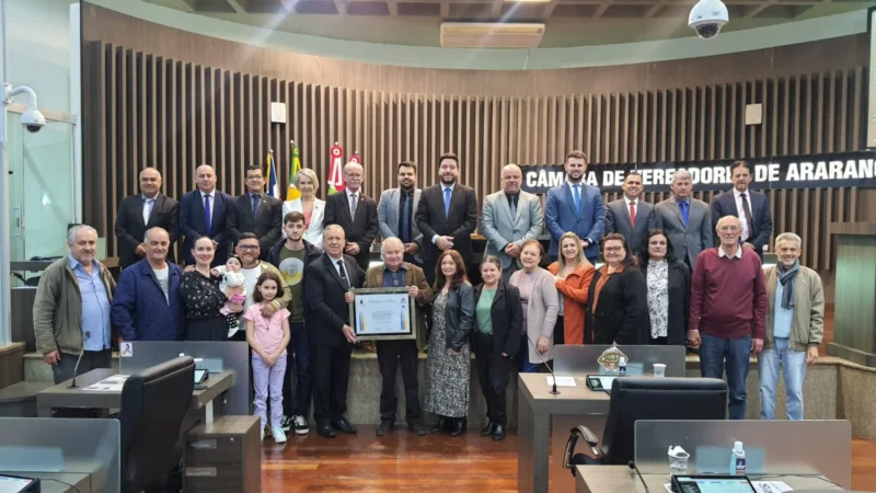 Comunicador Sarará recebe Moção de Reconhecimento da Câmara de Vereadores
