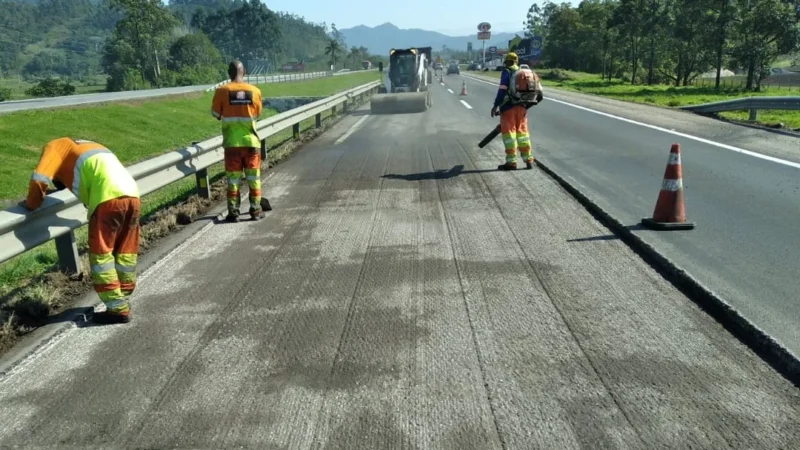 CCR ViaCosteira informa cronograma semanal de obras na BR-101 Sul/SC