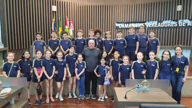 Alunos do SESC visitam à Câmara Municipal