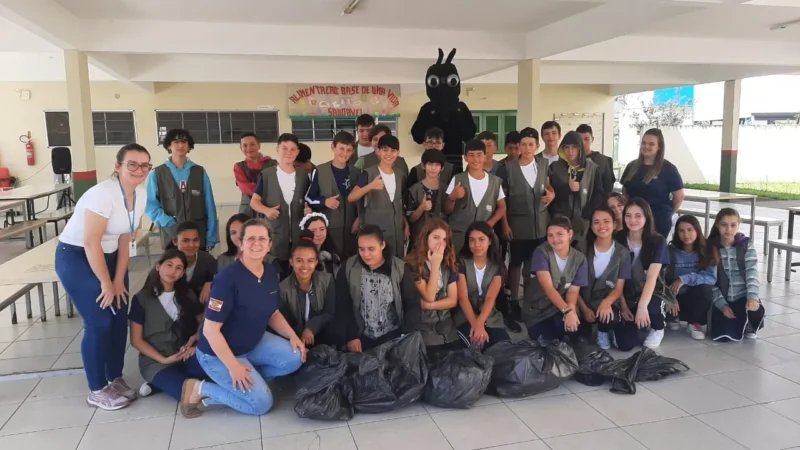 Conscientização sobre campanha contra dengue na EEB Timbé do Sul