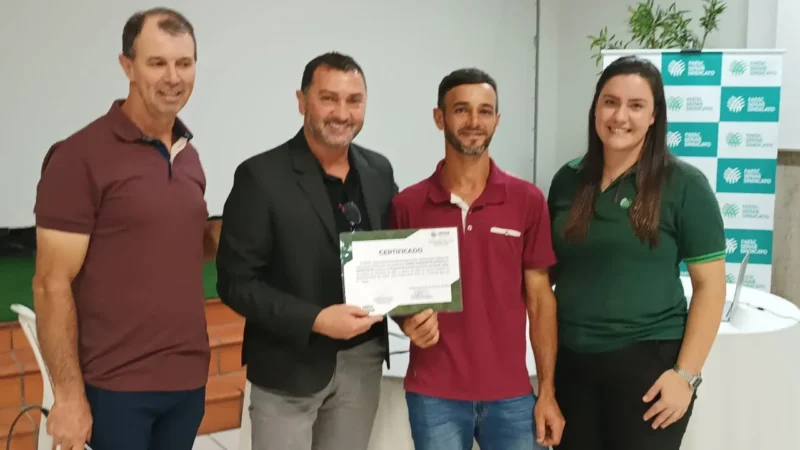 Produtores de gado de corte recebem certificados em curso do ATEG