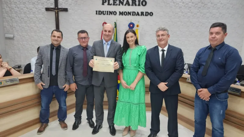 Zé Milton recebe título de cidadão de Timbé do Sul