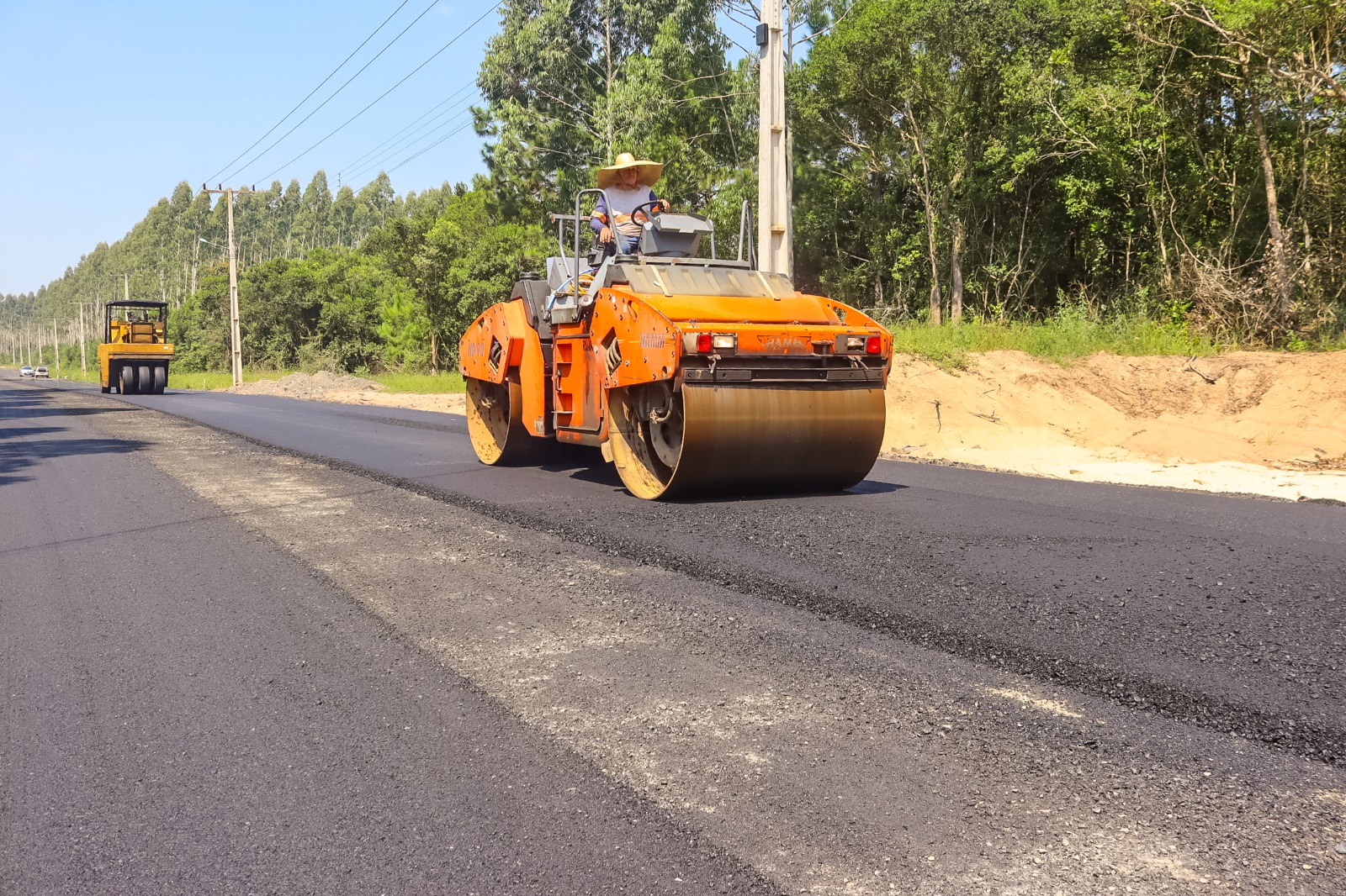 Governo libera R$ 1,5 milhão para continuidade da pavimentação do acesso a Bella Torres