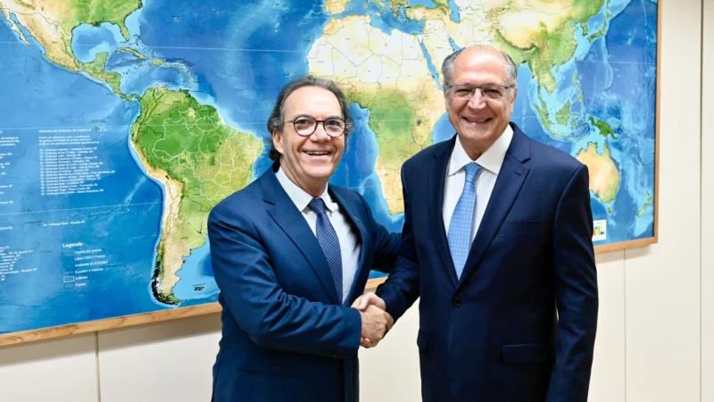Geraldo Alckmin e presidente do Sebrae discutem medidas para impulsionar crédito e produtividade nas MP