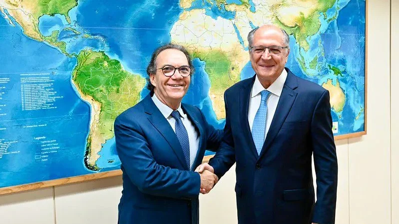 Décio Lima acompanha o vice-presidente Geraldo Alckmin em evento da Fiesc na sexta-feira