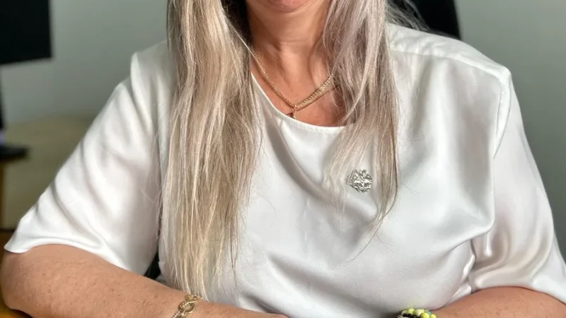 Pelo estado: Maria H. Zimmermann, Secretária de Estado de Assistência Social, Mulher e Família