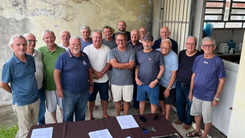 Prédio abandonado causa problema social e nova diretoria é formada para decidir o futuro do Clube