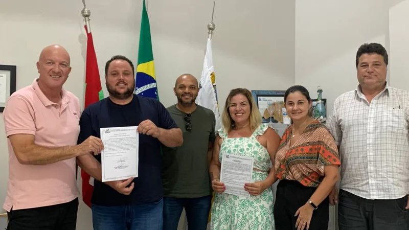 Entrega de ordem de serviço: espaço para recreação será construído na Escola Municipal Jardim Atlântico