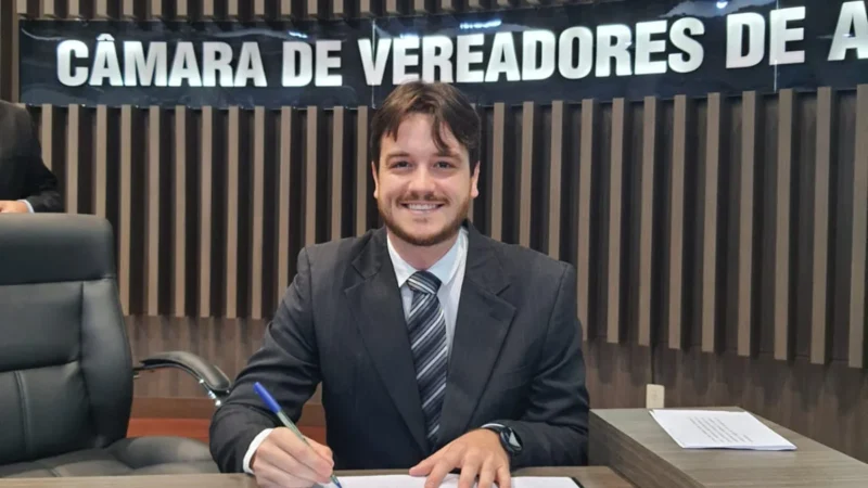 Lyrion Matheus assume cadeira na Câmara Municipal