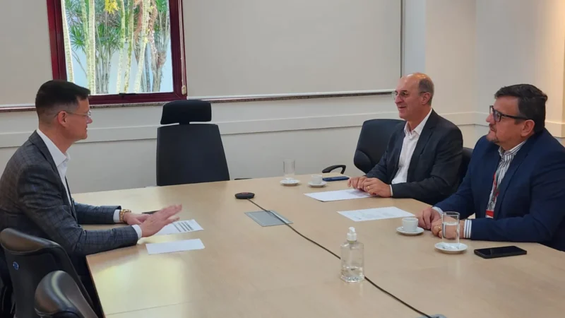Zé Milton e secretário da fazenda discutem prorrogação de convênio de isenção dos ICMS aos hospitais filantrópicos