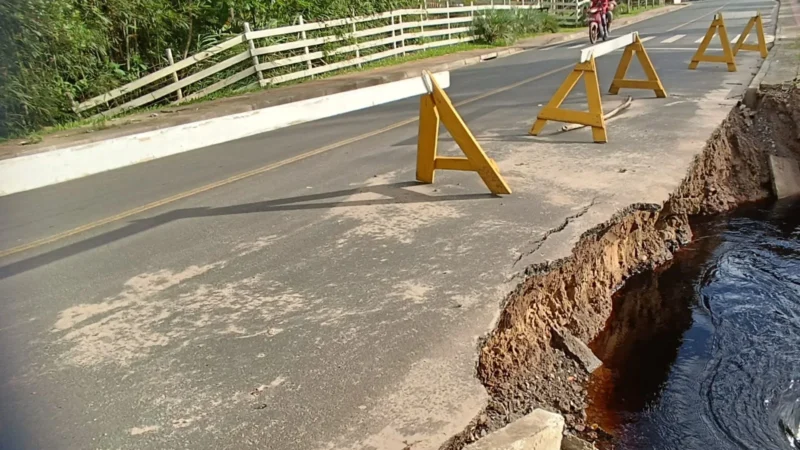 Prefeitura vai reconstruir passagem no Rio Novo