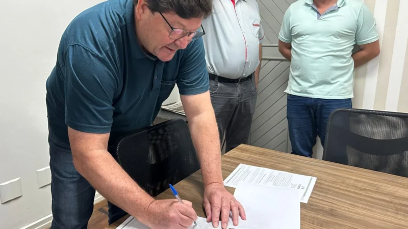 Prefeitura de Turvo firma parceria com Turvo Esporte Clube para gestão do Estádio Elizeu Manenti