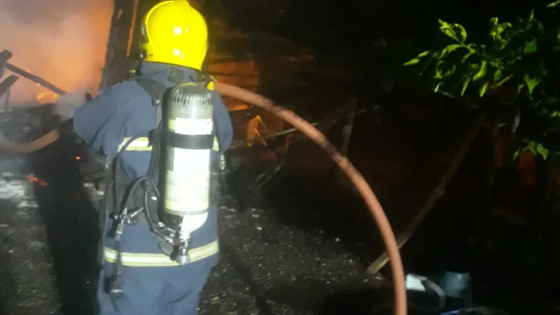 Casa completamente destruída pelas chamas em Turvo