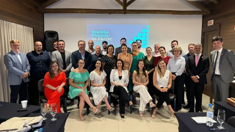 Empresários e Lideranças Públicas se Unem em Plenária Regional para Discutir Segurança Pública em Santa Catarina