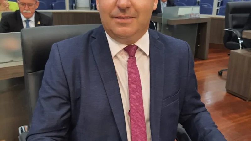 Vereador Diego Pires propõe audiência sobre reforma da igreja matriz