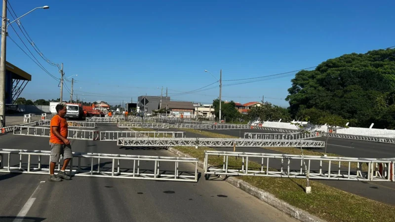 Começou a montagem da estrutura da festa de 144 anos de Araranguá