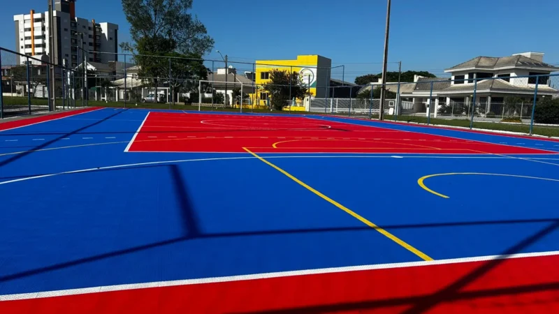 Renovação na quadra da cidade alta