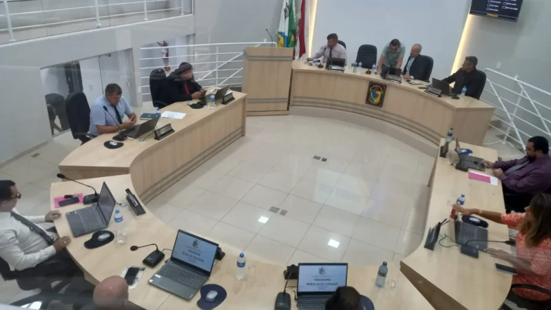 Concessão da água e implantação do esgoto entre os temas da sessão da Câmara
