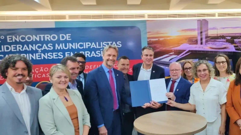 Deputada Luciane Carminatti participa em Brasília da autorização do curso de Medicina da UFSC de Curitibanos