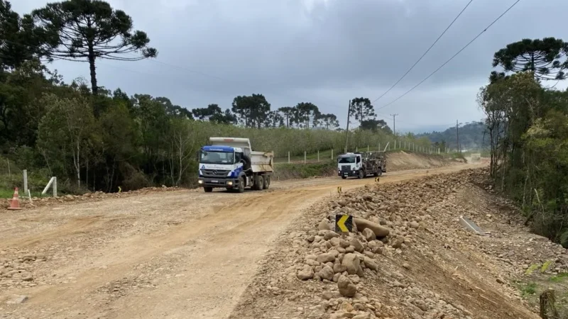 Secretário de Estado da Infraestrutura vistoria reinício das obras na Serra do Corvo Branco