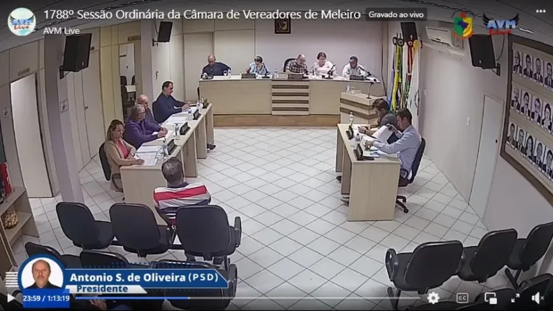 Prefeito de Meleiro acusa colegas por não resolver a questão do lixo para sua empresa, se vitimiza e ataca imprensa