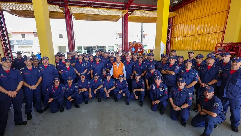 Governador acompanha envio de Força-Tarefa ao RS, estado com maior número de bombeiros militares em apoio