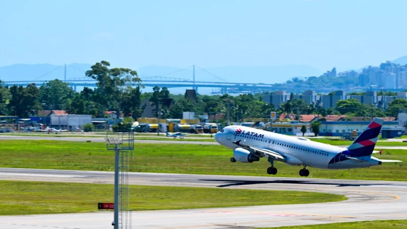Empresas anunciam voos extras para aeroportos catarinenses para suprir demanda do Rio Grande do Sul