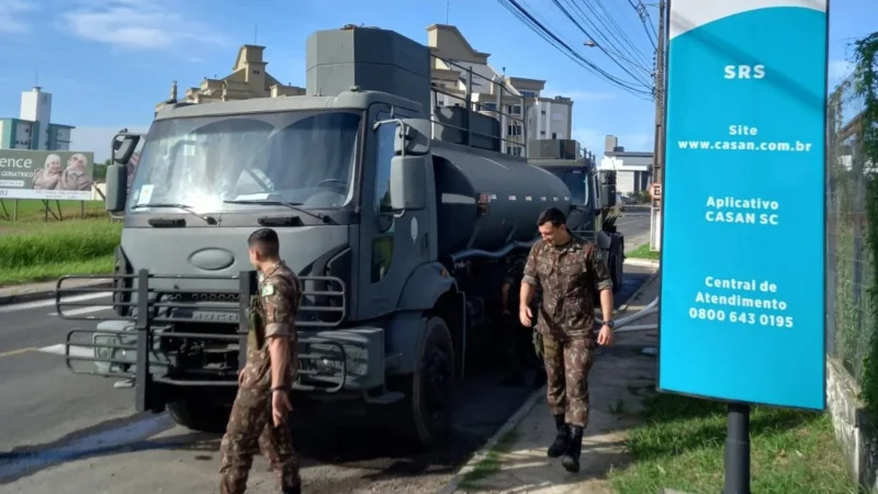 Doação: CASAN envia 72 mil litros de água para o RS