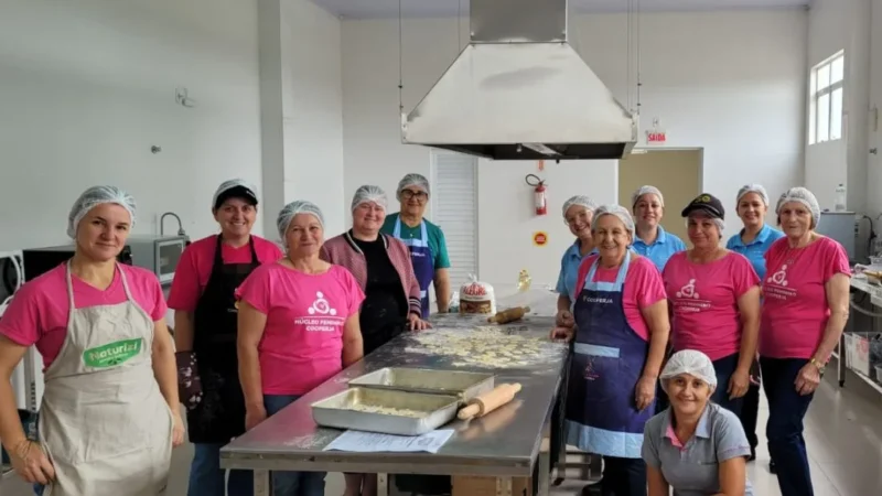 Cooperja entrega biscoitos artesanais em suas filiais em homenagem ao dia das mães