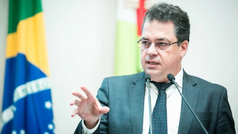 Minotto alerta para dificuldade no acesso à Justiça com fechamento de Defensorias Públicas