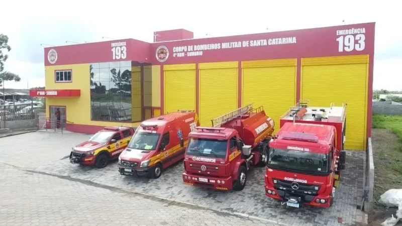 Acidente entre carro e trator deixa homem ferido em Araranguá
